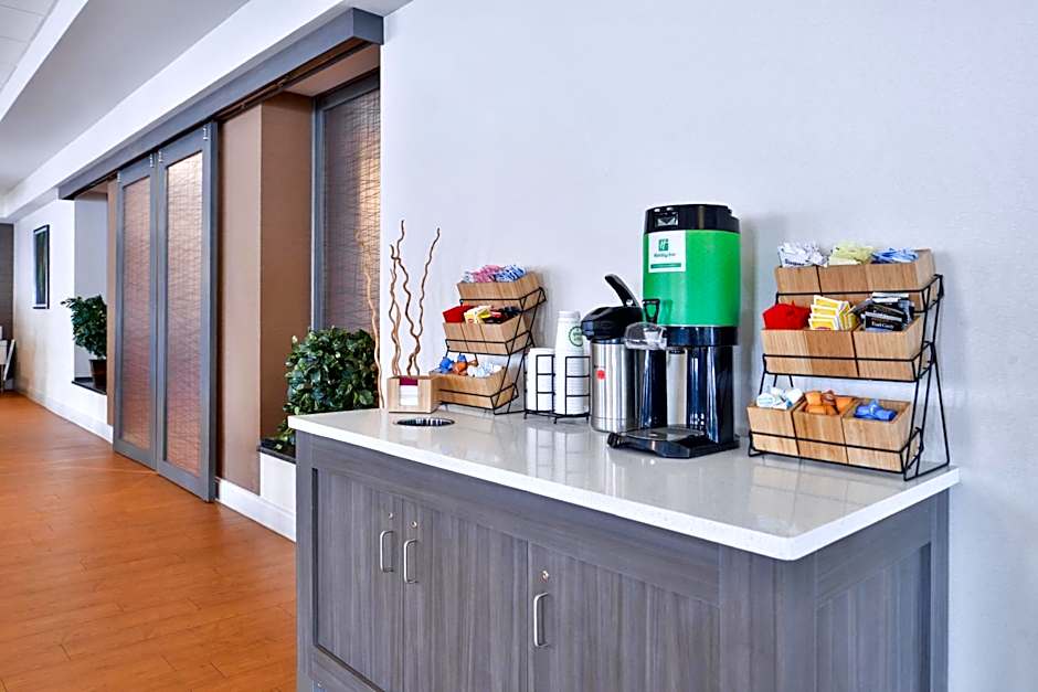 Holiday Inn Hotel & Suites Rochester - Marketplace By IHG