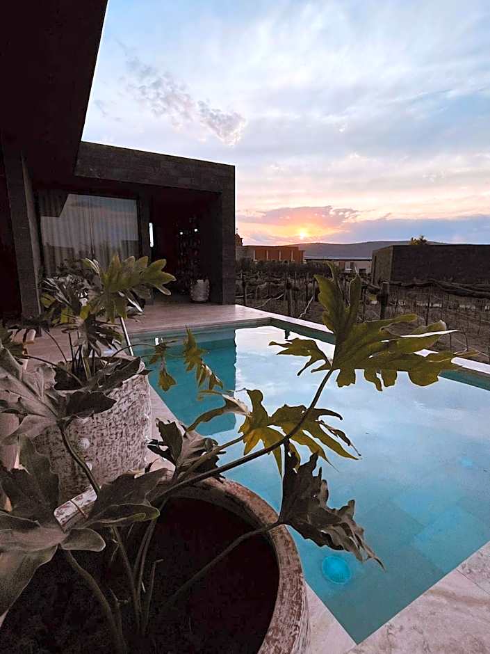 Casa Raíces Hotel Luxury & Viñedo