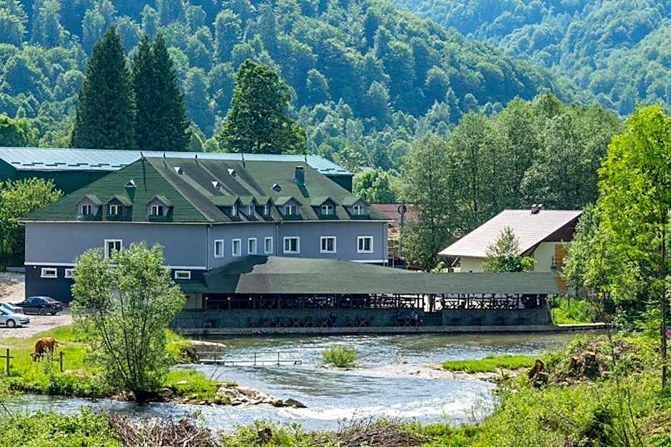 HOTEL HO2 POIANA MARULUI