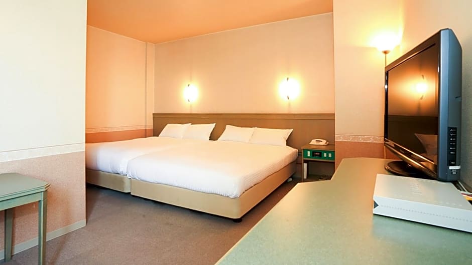 Photo 1 of 1 of Hollywood Twin Room - Smoking