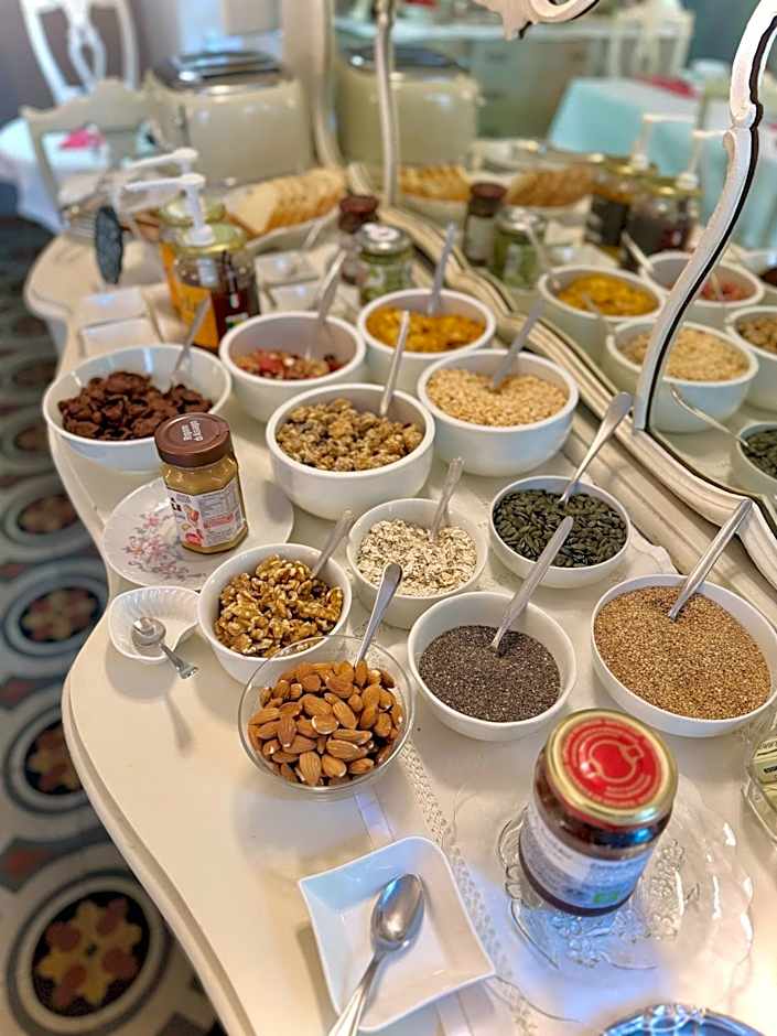 Villa La Dogana B&B di Charme - Historic Villa with a beautiful garden - private parking