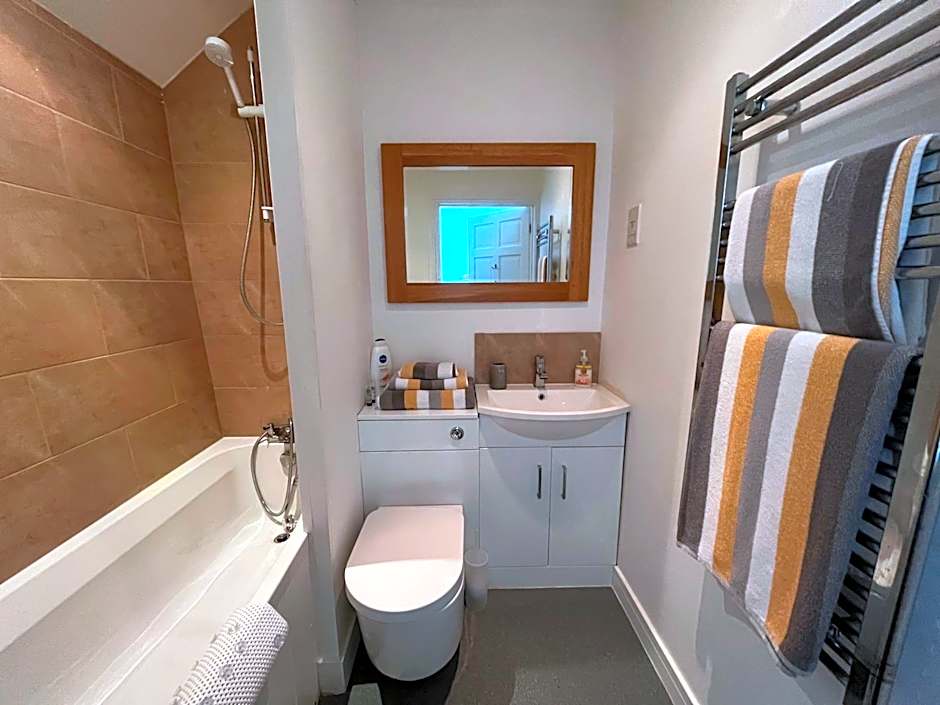 The Ship Inn - Self Catering Accommodation