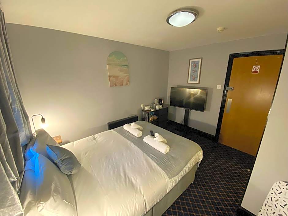 Bay view rooms at Mentone Hotel