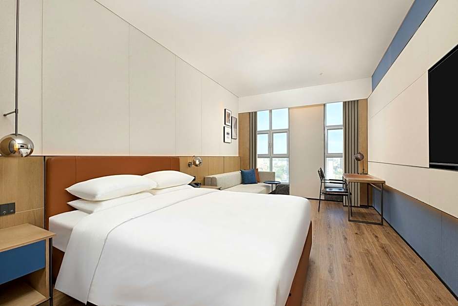 Photo 1 of 5 of Select 1 King Bed Guestroom, City View