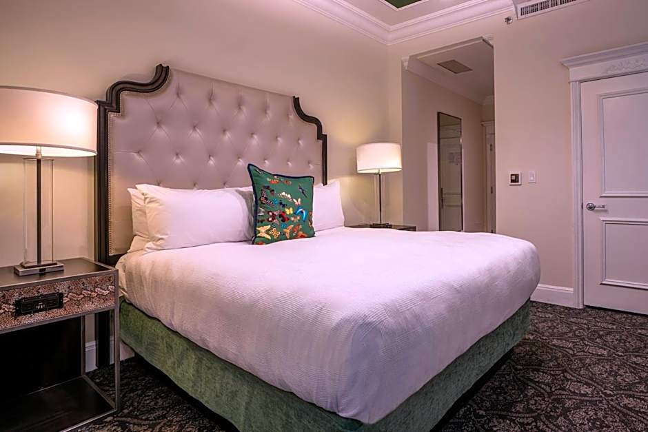Photo 1 of 5 of 1 King Bed