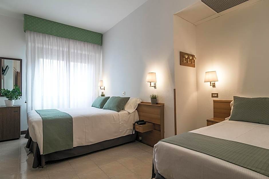 Hotel Pacific