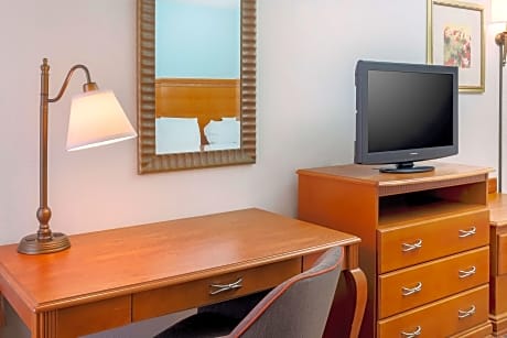 Studio King Size Bed