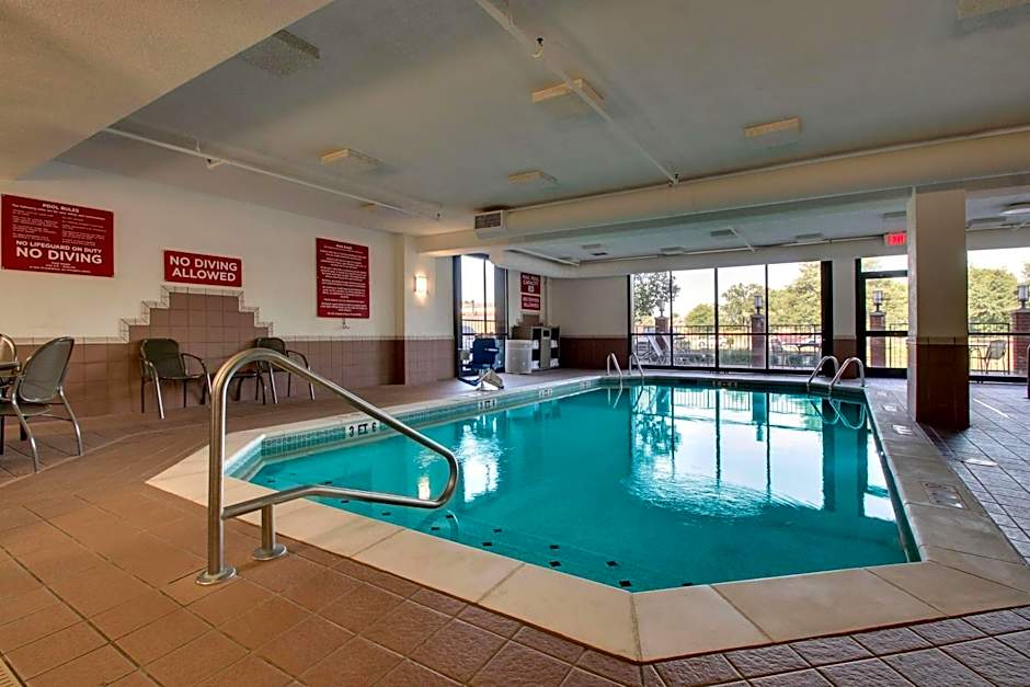 DRURY INN & SUITES EVANSVILLE EAST