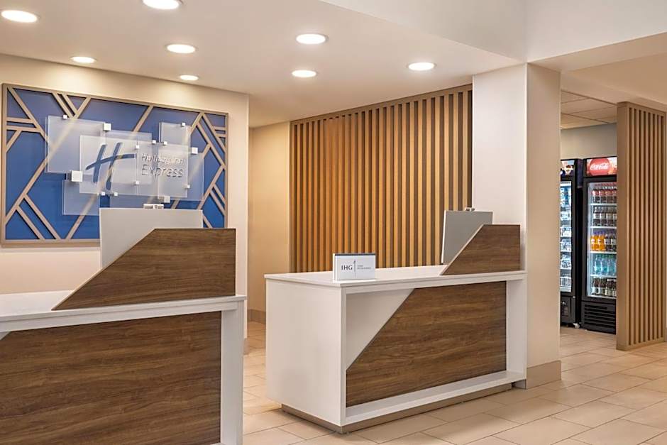 Holiday Inn Express Syracuse Airport By IHG