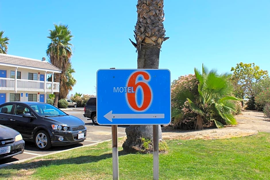 Motel 6-Coalinga, CA - East