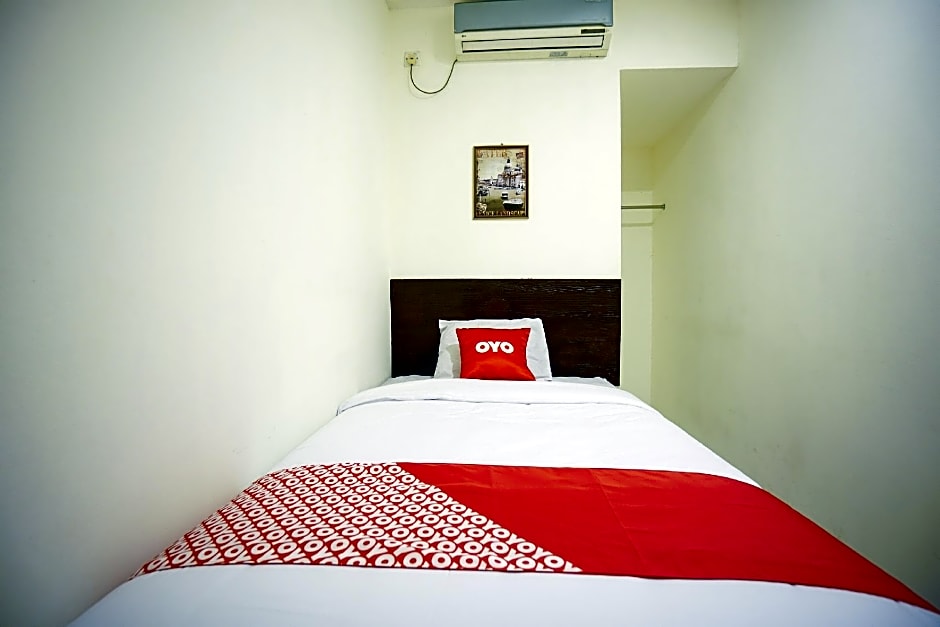 Super OYO 1838 COZY Home