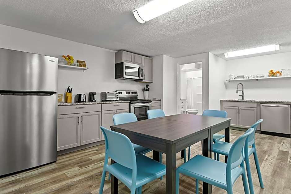 Quality Inn & Suites At Tropicana Field