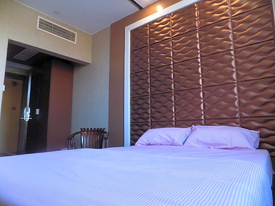 Freedom City Hotel