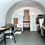 Sun Rocks Boutique Hotel - Caldera View Suites & Sunset Dining Experience