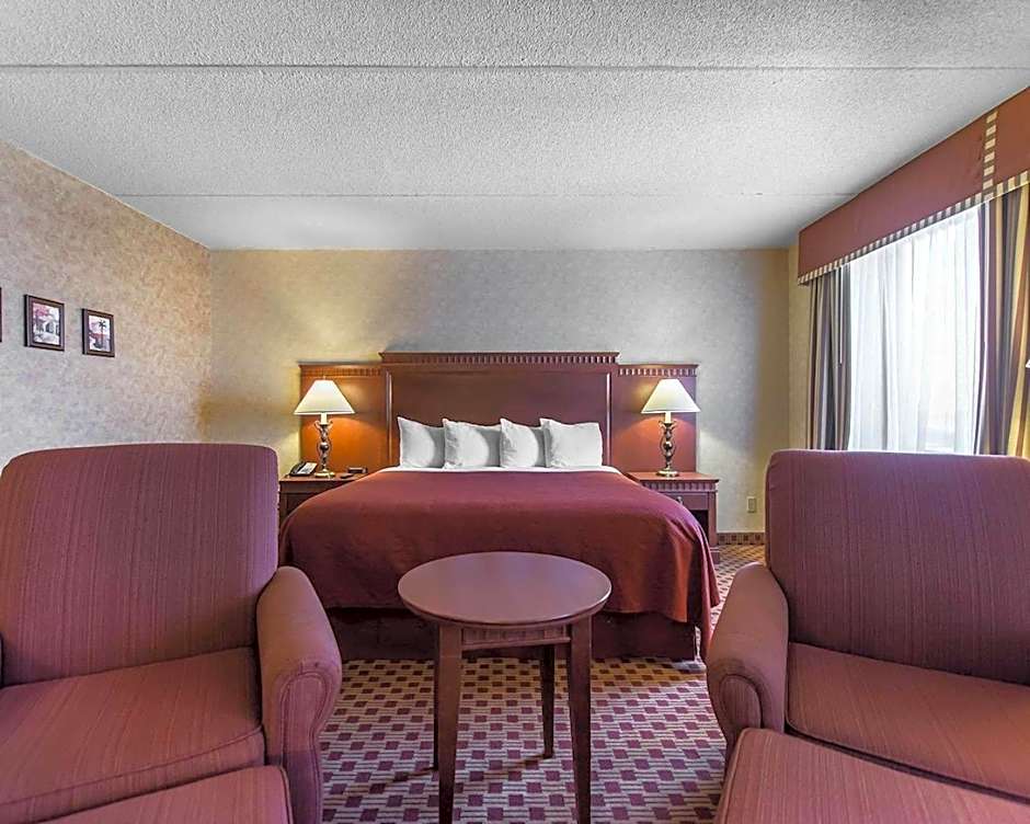 Quality Inn & Suites Bay Front