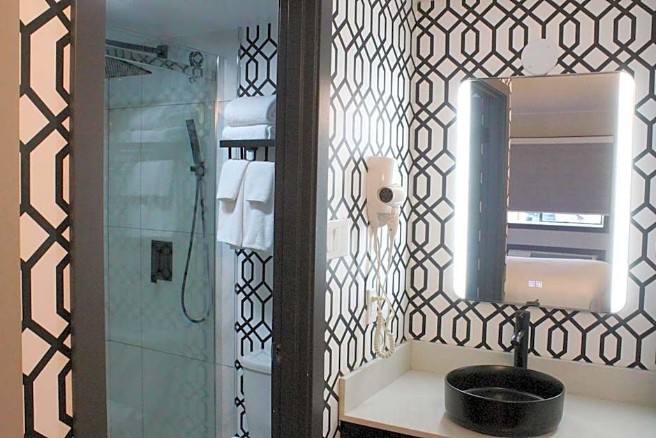 Coast Courtenay Hotel