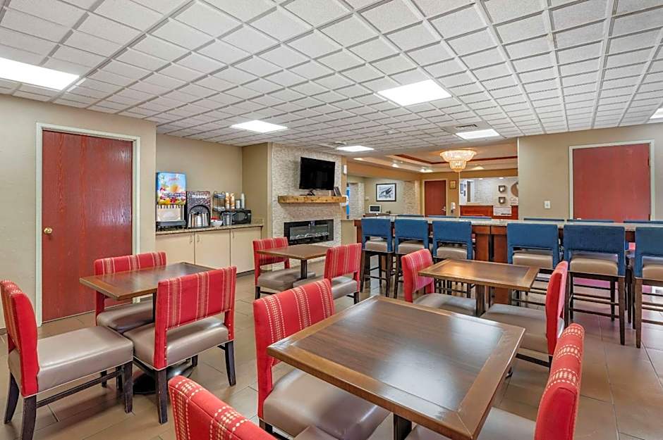 Comfort Inn & Suites Dayton Northwest - Englewood