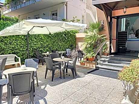 Hotel Iride Apartments & Rooms- ideale per famiglie e coppie