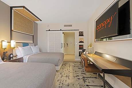 Queen Room with Two Queen Beds - Hearing Access