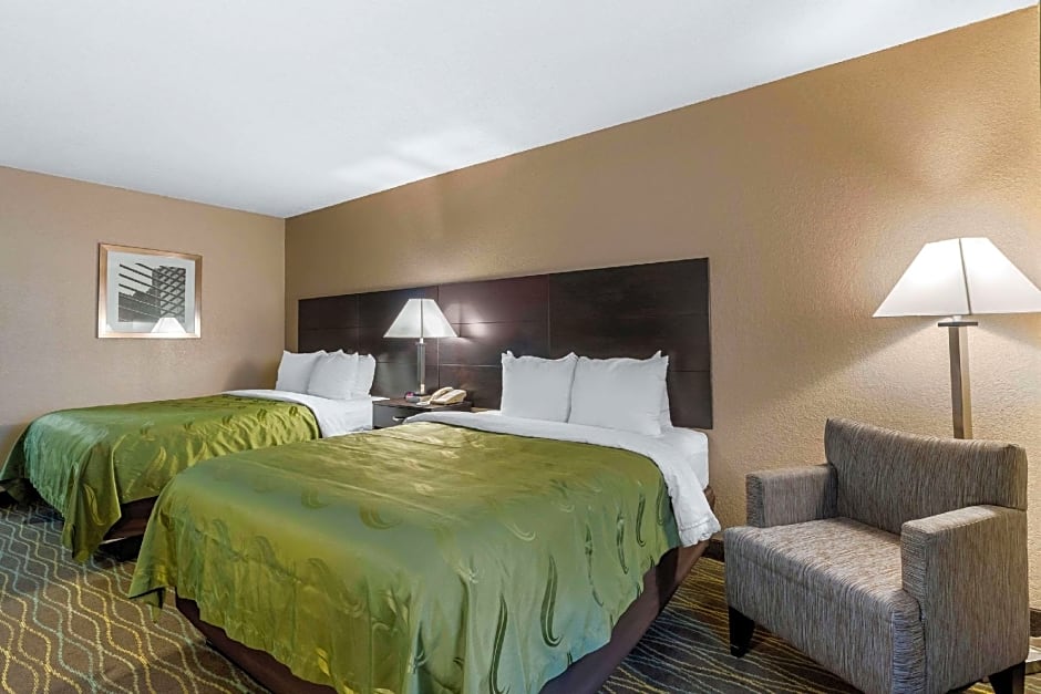Quality Inn & Suites Des Moines - Merle Hay Road
