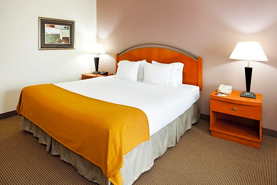 Holiday Inn Express Forest City, an IHG Hotel