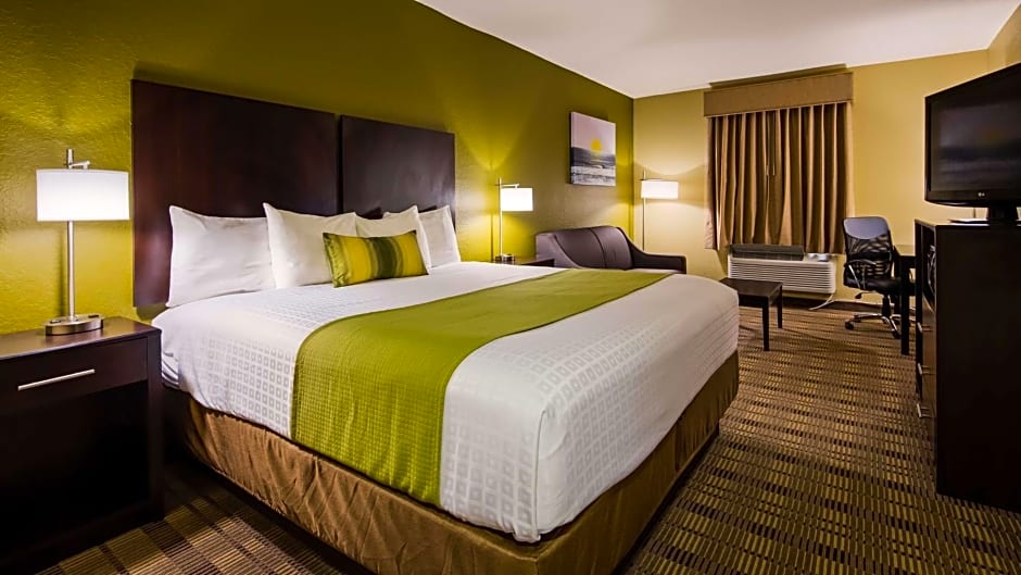 Best Western Edgewater Inn