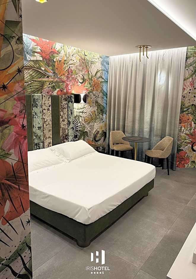 Iris Hotel