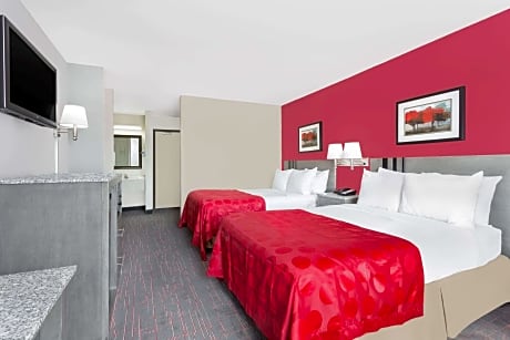 2 Queen Beds, Suite, Nonsmoking