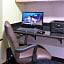 Holiday Inn Express and Suites Rochester West-Medical Center By IHG