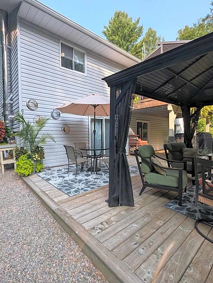 Suite in the Bush-Private Apartment