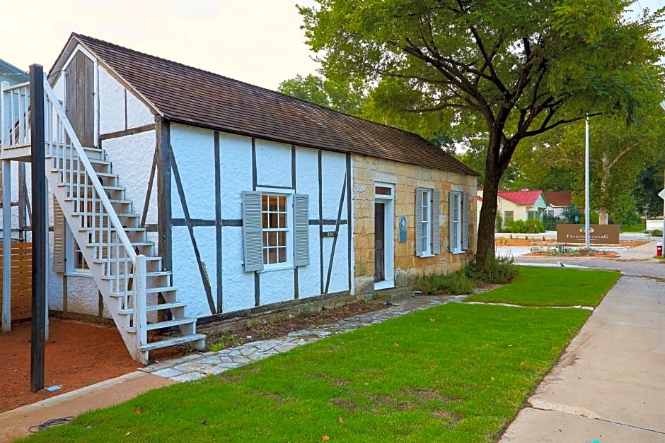 Fredericksburg Inn And Suites