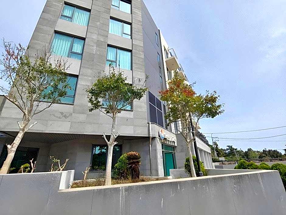 Jungmun Oceanblue Hotel