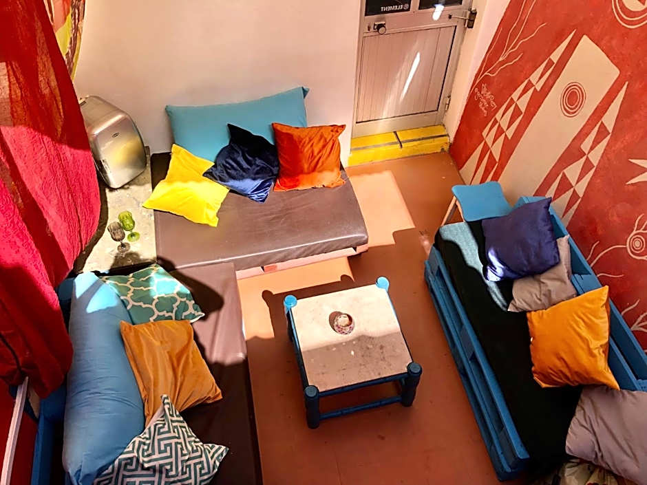 Buddha Bee - 18 to 35 years old only