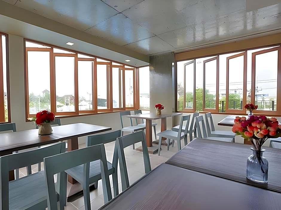 The Sixteenth Naiyang Beach Hotel