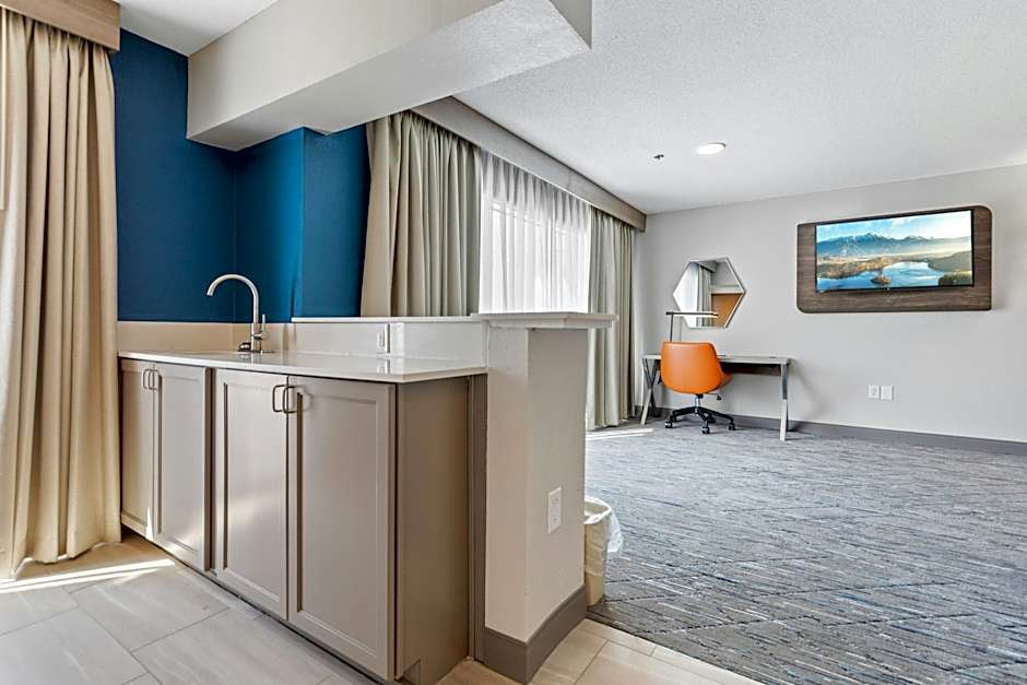Holiday Inn Express Hotel & Suites Starkville By IHG