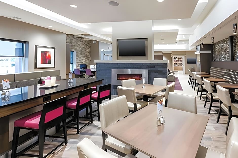 Holiday Inn Express Fargo SW - I-94 Medical Center By IHG