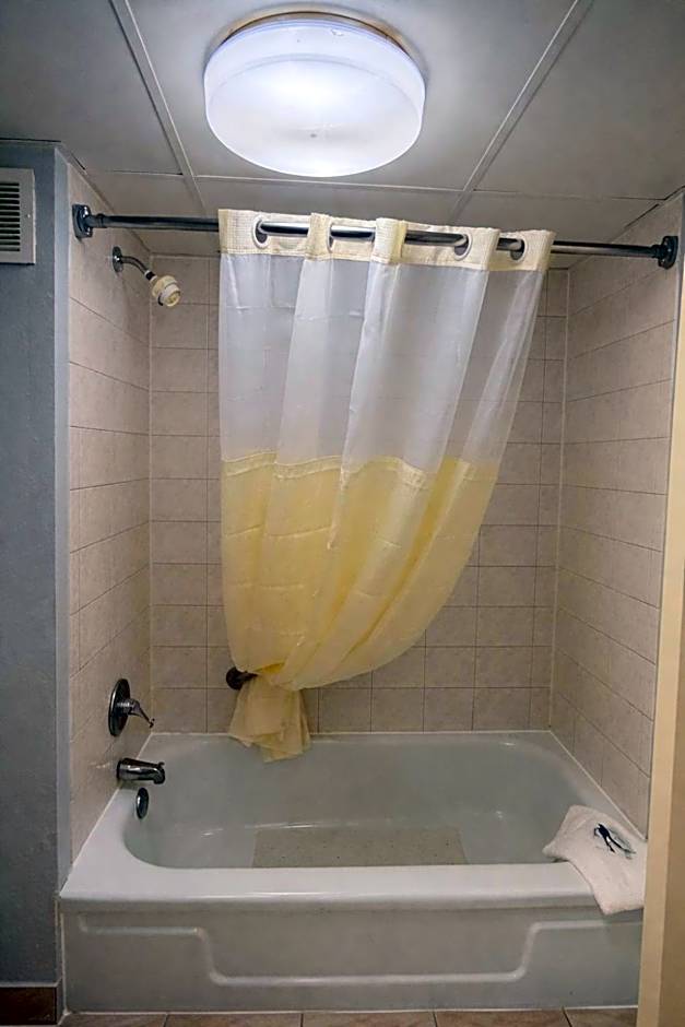 Express Inn & Suites