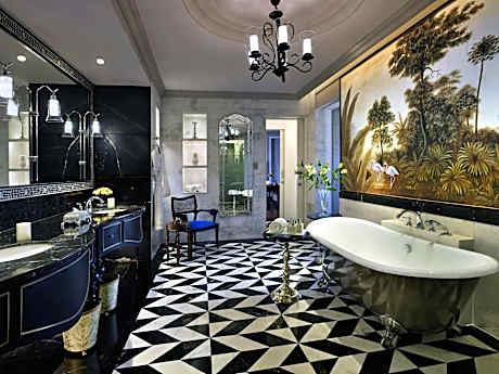 Raffles Oasis Suite - Enjoy 15% discount of Food & soft beverage and spa