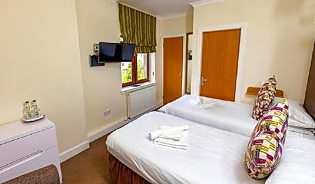 Twin Room with Private Bathroom