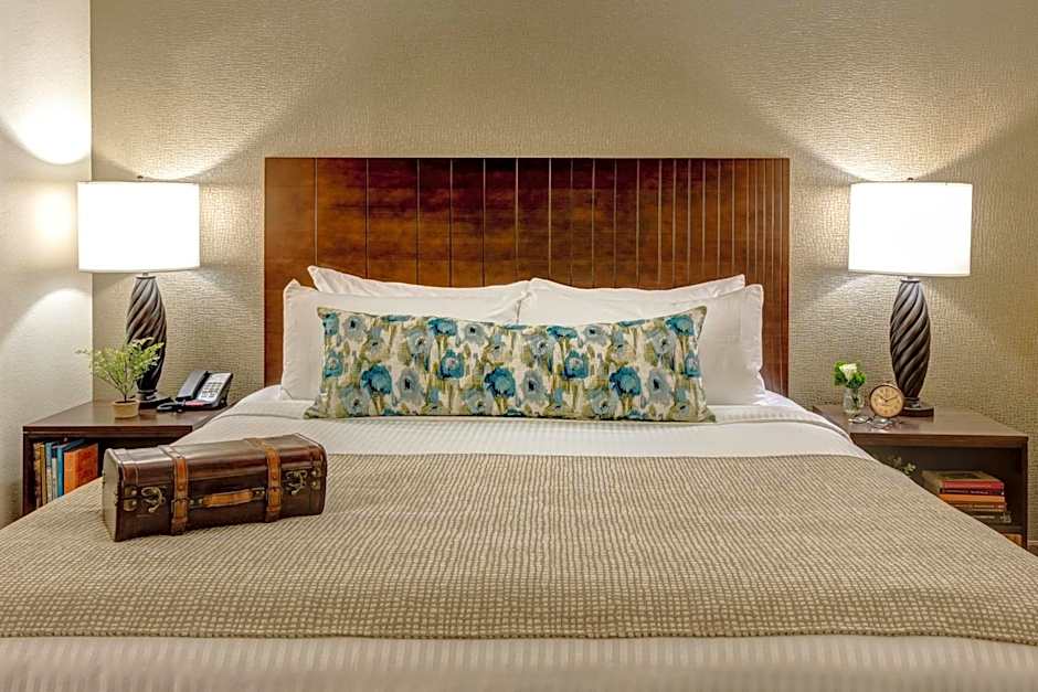 The Garrison Hotel & Suites Dover-Durham, Ascend Hotel Collection
