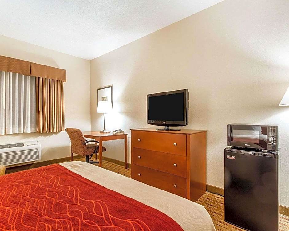 Quality Inn & Suites Eau Claire University Area