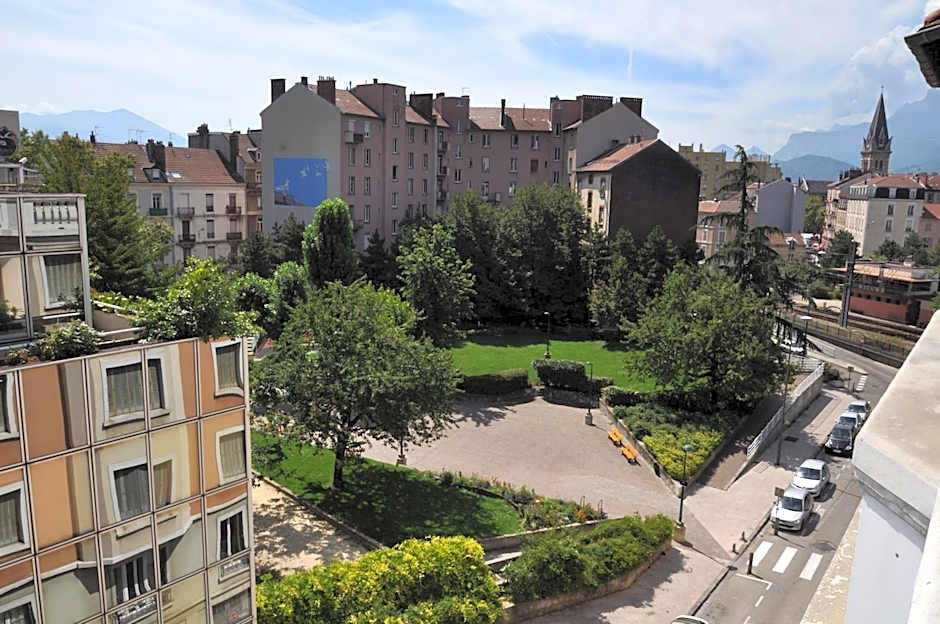 Hotel Lux