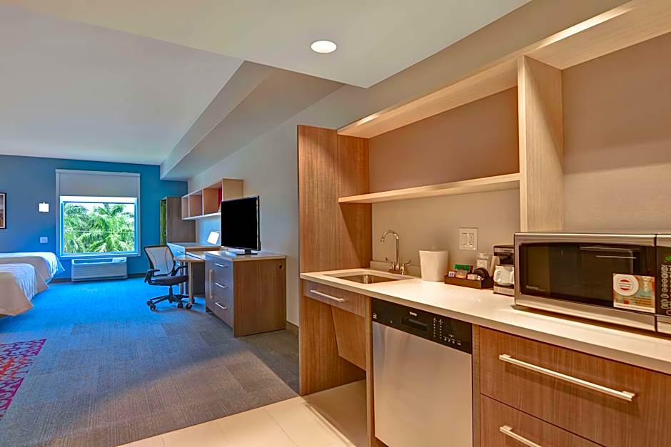 Photo 1 of 2 of Studio 2 Queen Beds, Hearing/Mobility Accessible, Bathtub