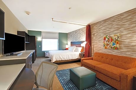1 King Bed Studio Suite Nonsmoking