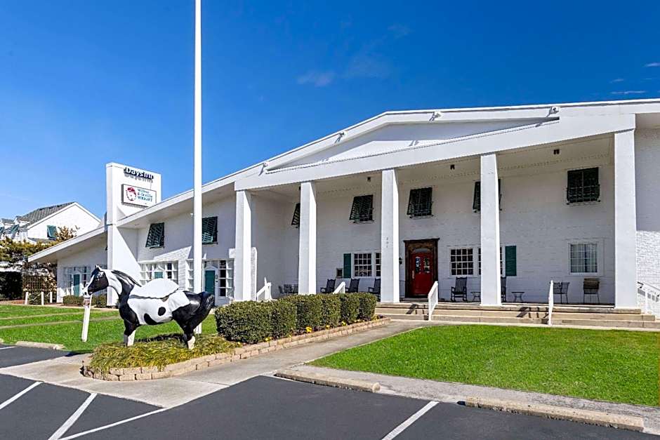 Days Inn by Wyndham Kill Devil Hills Oceanfront - Wilbur