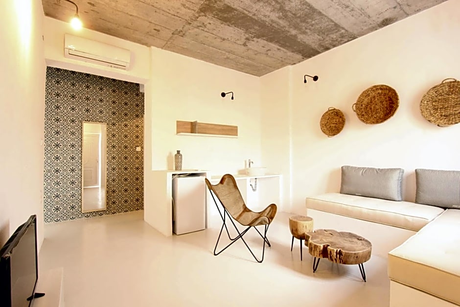 Mesanto Luxury Suites