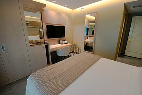 Deluxe Family Suite