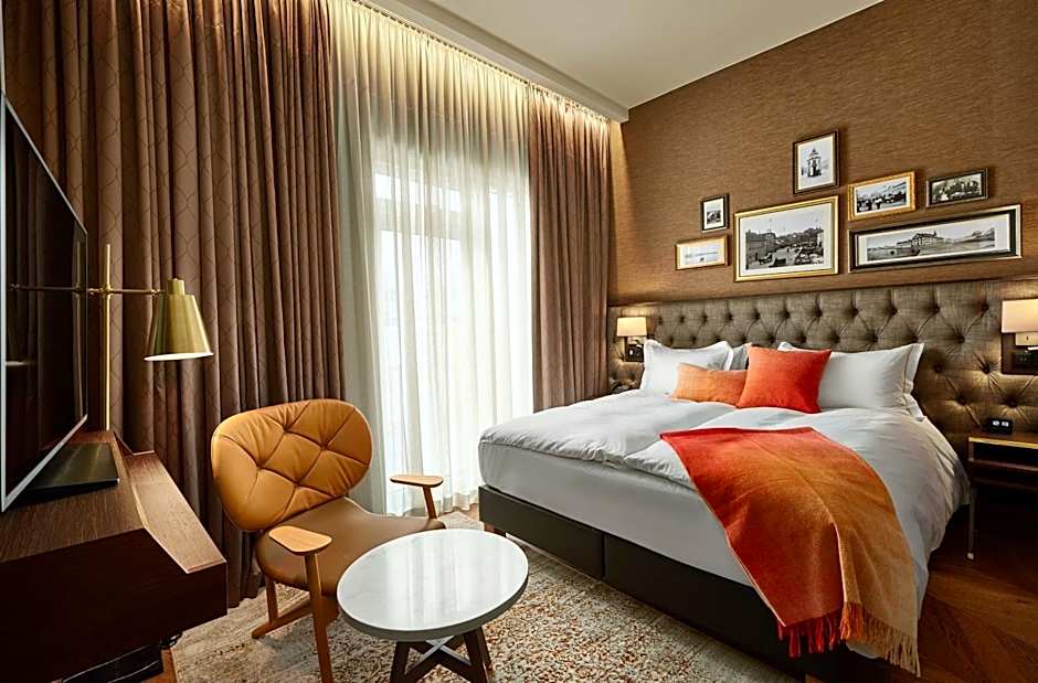 Reykjavik Consulate Hotel, Curio Collection by Hilton