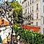 Le Village Montmartre by Hiphophostels