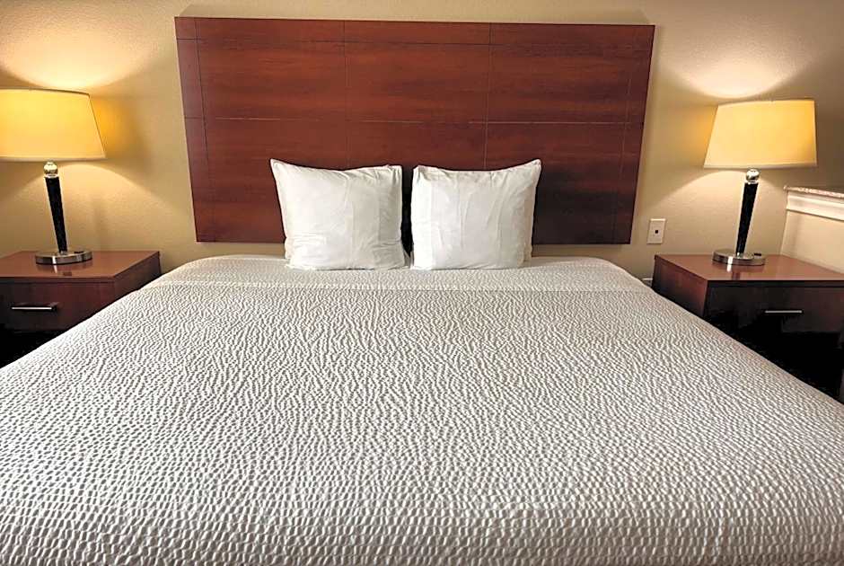 Ramada by Wyndham College Station